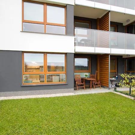 Apartment Przestronny Z Tarasem I Parkingiem W Gdyni By Renters